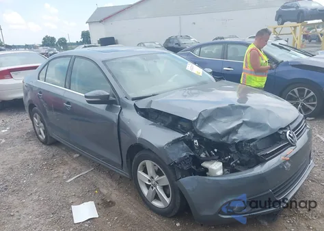 2011 Volkswagen Jetta 2.0L Tdi z USA, uszkodzony, nr VIN 3VWLL7AJ8BM126110